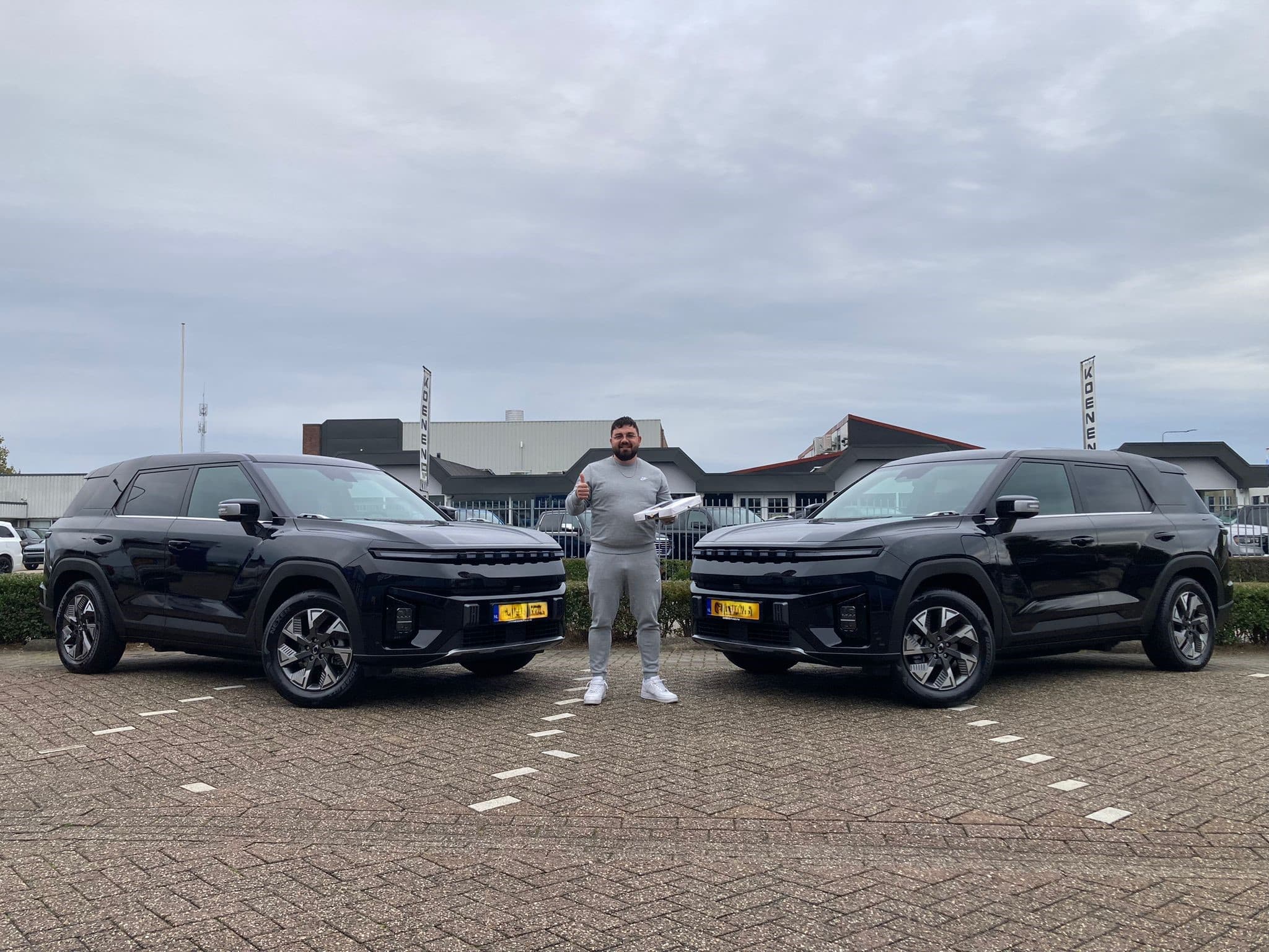 Finish Taxi met 2 KGM Torres EVX
